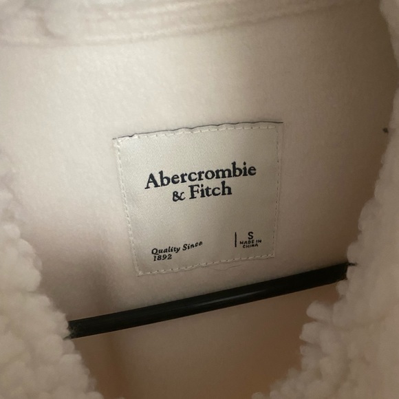 Abercrombie Teddy Coat- Worn few times- size small- hood snaps off - Picture 3 of 4